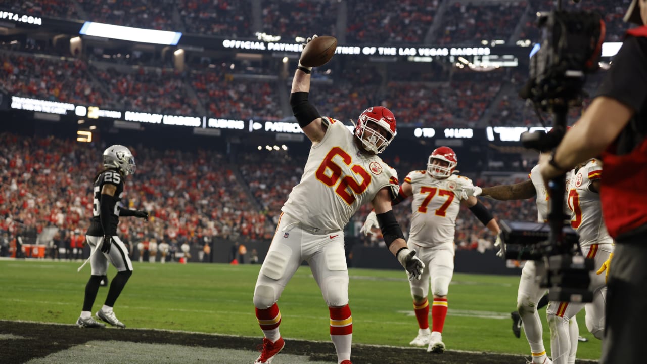 Chiefs clinched AFC's No. 1 seed with win vs. Raiders in Week 18