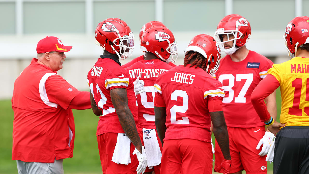 New-look Chiefs offensive line curating chemistry during offseason workouts