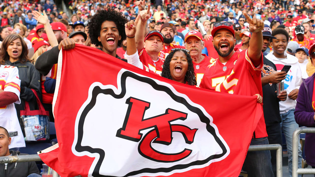 Chiefs Seeking Nominees for 2021 NFL “Fan of the Year” Contest