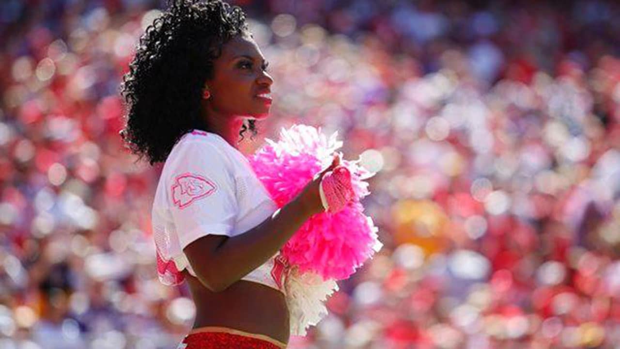 Pretty in pink: NFL players, cheerleaders raise breast cancer awareness -  Photos - Washington Times