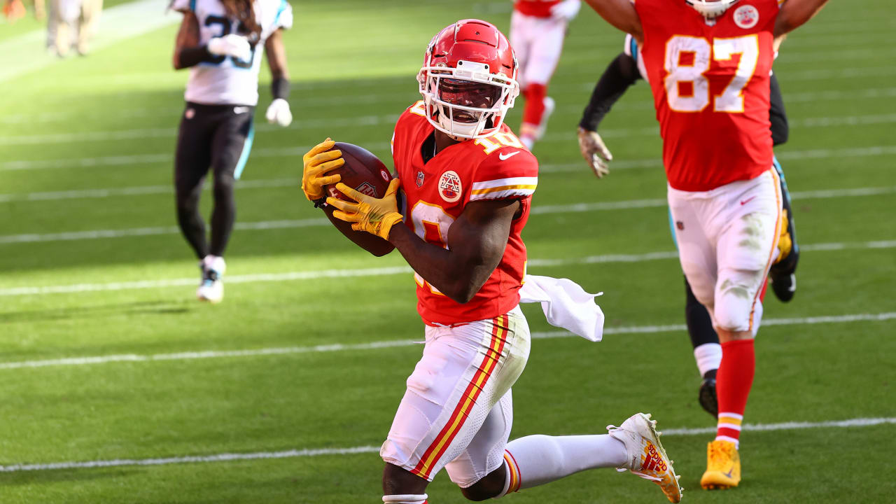 TOUCHDOWN: Tyreek Hill Found Wide Open in End Zone for a 28-Yard Score