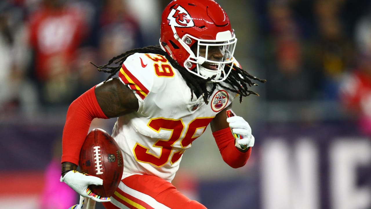 KC Chiefs moving Tremon Smith to running back in training camp