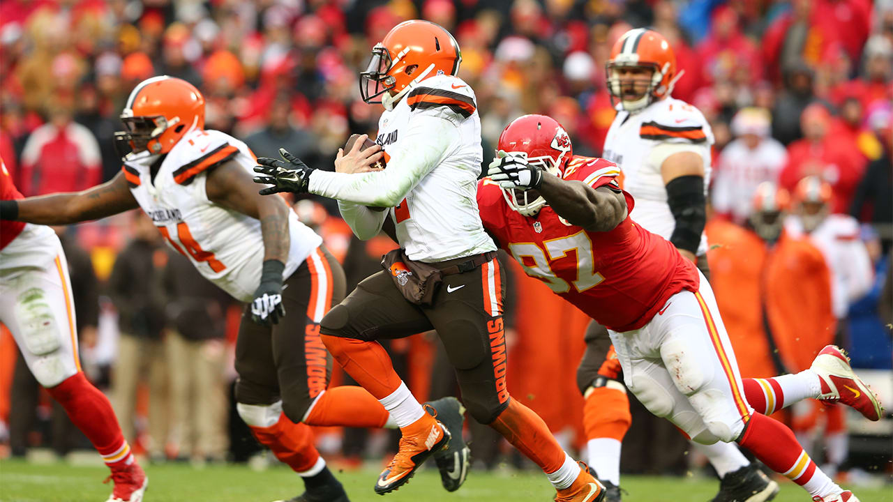 Game Recap: Chiefs Defeat Browns, 17-13, Clinch Playoff Berth