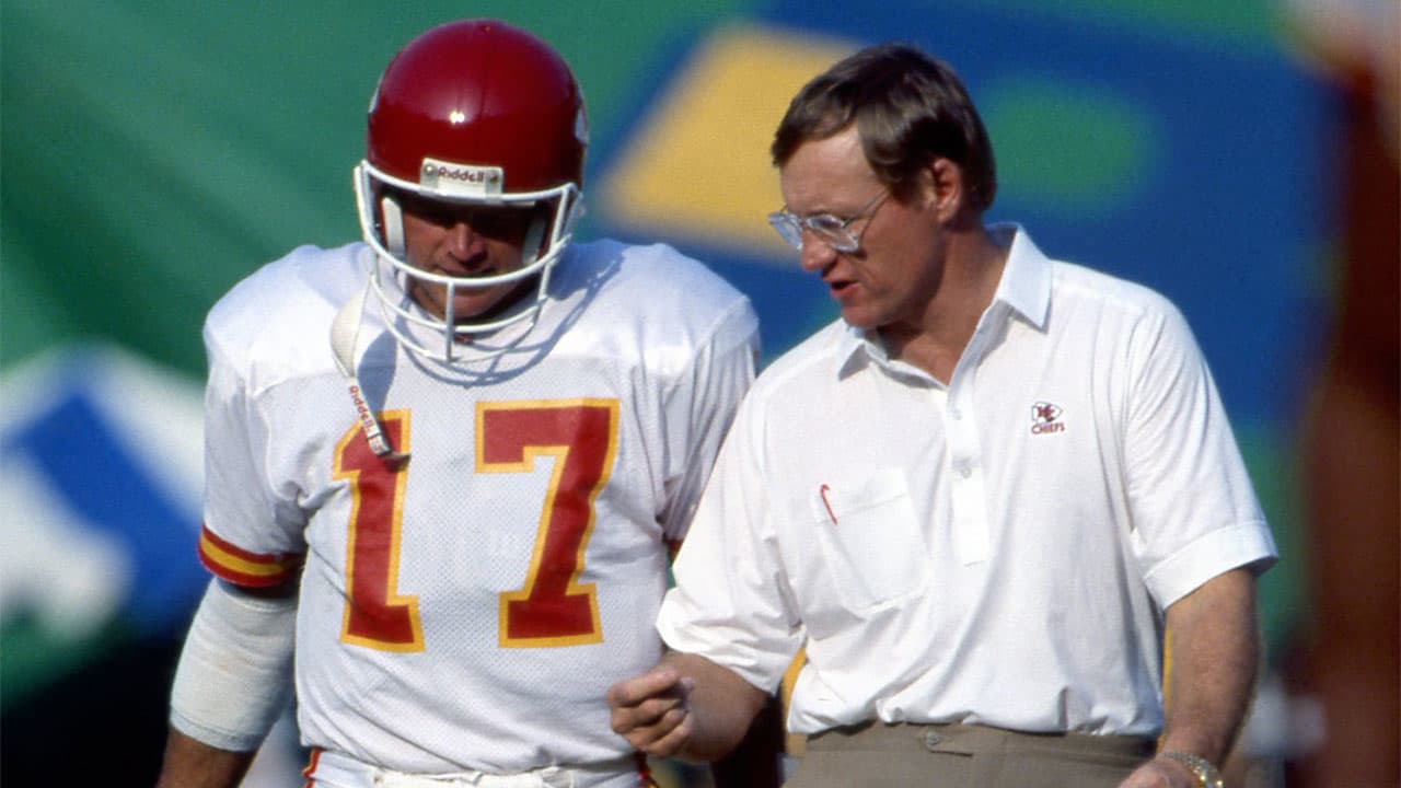 Quarterback Bill Kenney of the Kansas City Chiefs calls a play