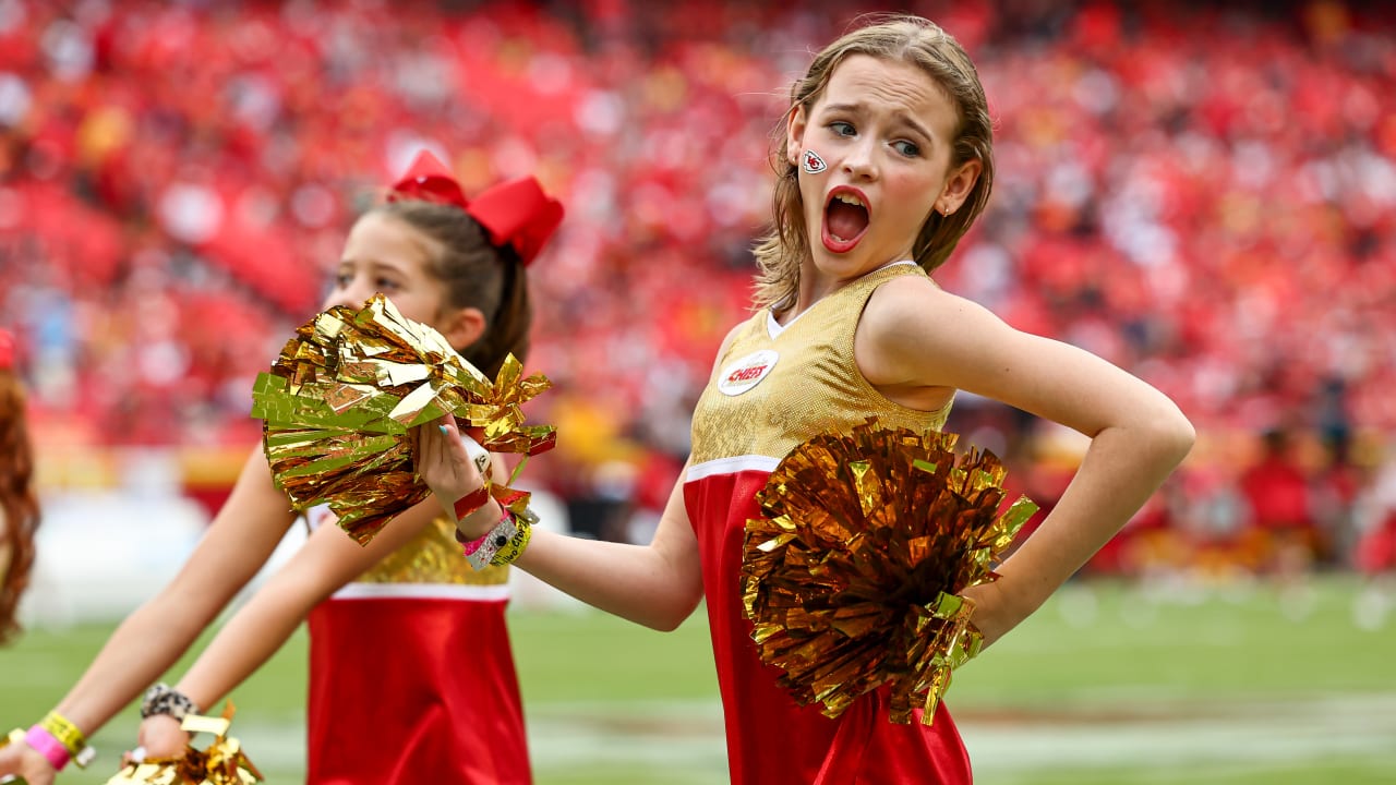 Photos: Junior Chiefs Cheerleaders Perform