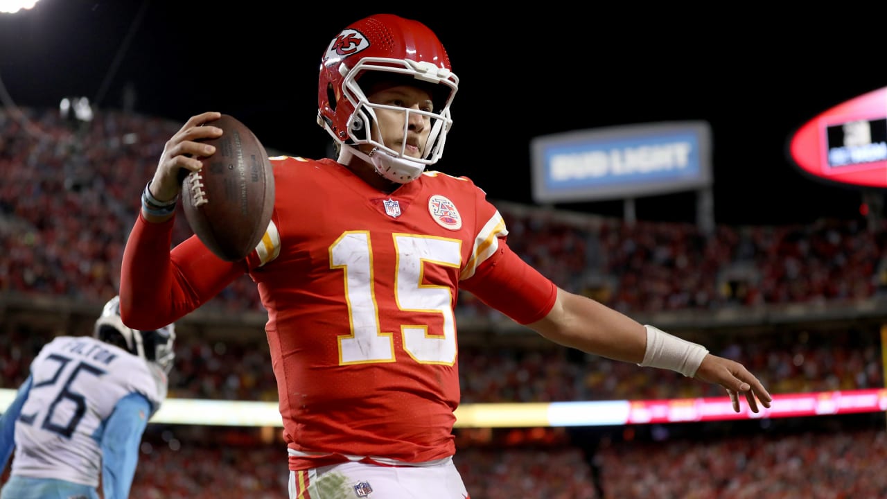 Mahomes, Chiefs top pesky Titans