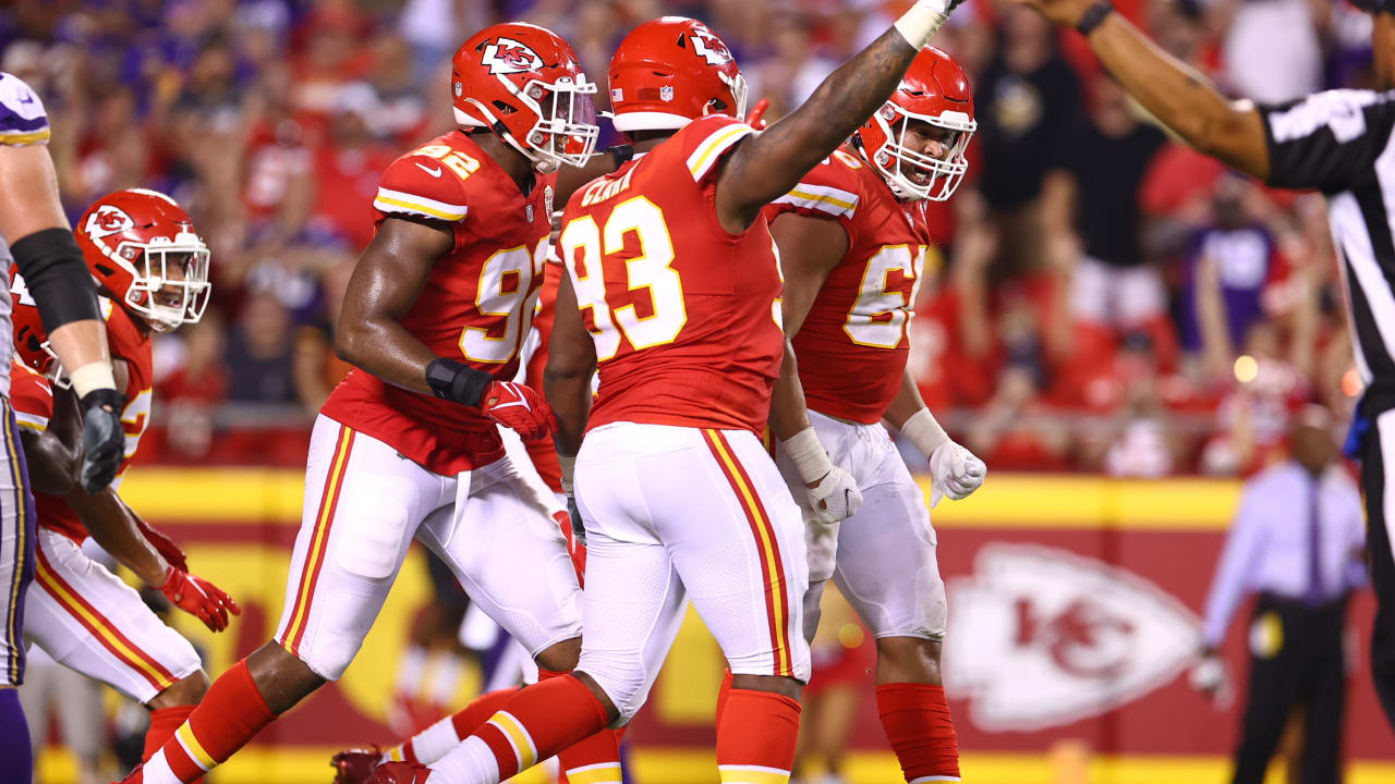 Chiefs' Whole Sideline is FIRED UP After Fourth-and-Goal Stuffing