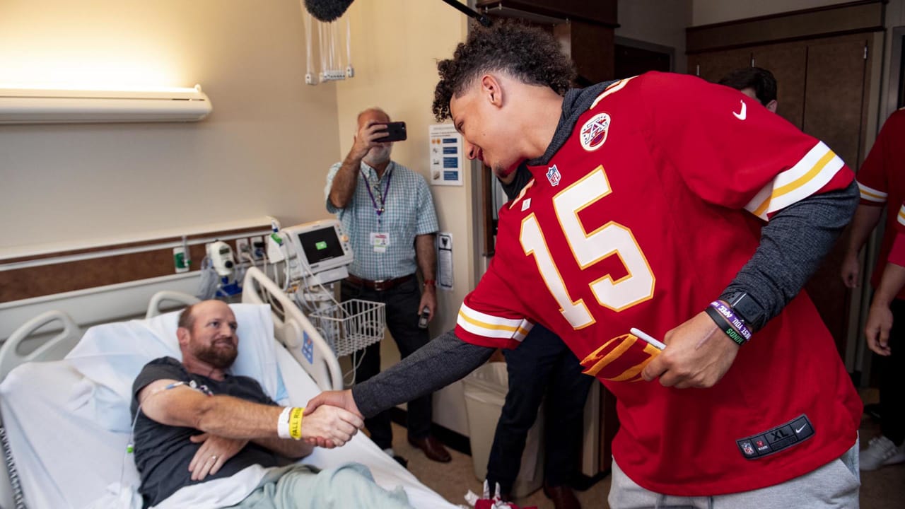 Kansas City Chiefs QB Patrick Mahomes attends church with fiancée