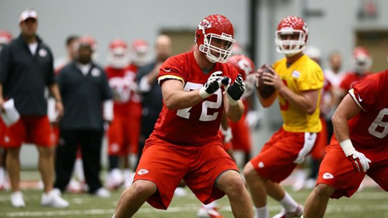 Eric Fisher took blame for holding penalty, even if Andy Reid and Chiefs  disagree with call 