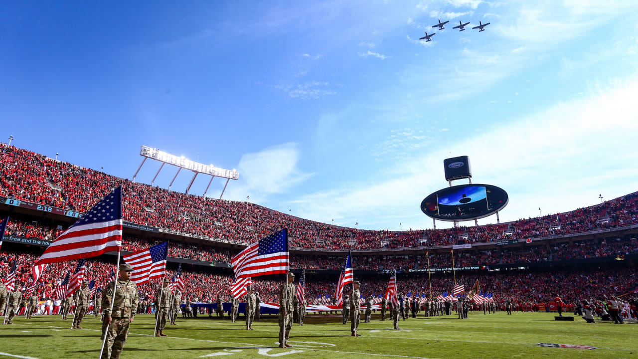 NFL's Salute to Service Helps Wounded Warrior Project Honor and Empower  Injured Veterans