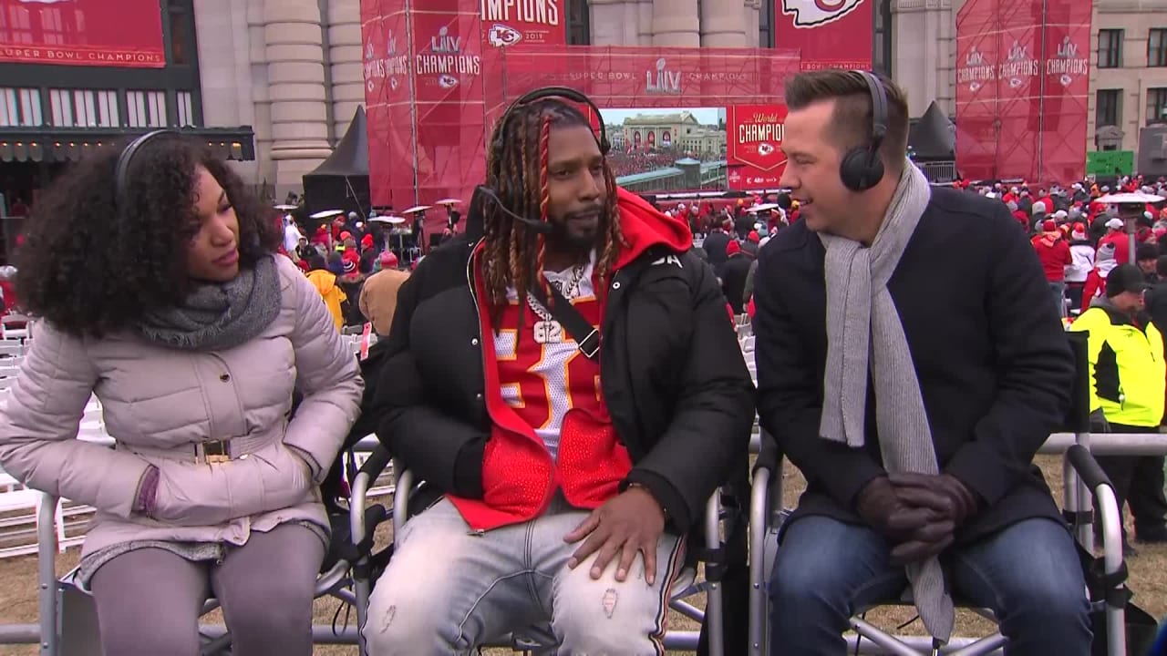 Dwayne Bowe returns to Kansas City for funeral of Chiefs fan - ABC7 Chicago