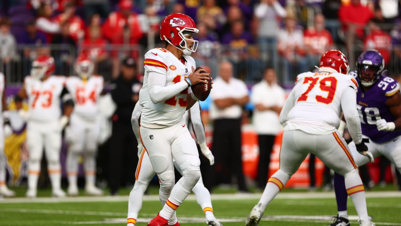 Patrick Mahomes, Chiefs' big day highlighted by Justin Watson and good pass  protection - Arrowhead Pride