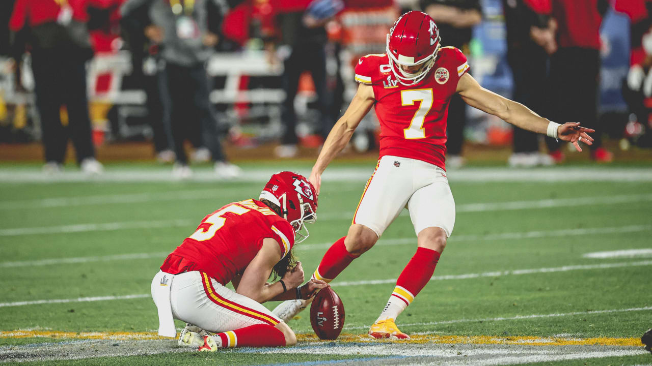 Chiefs K Harrison Butker makes 71-yard field goal in pregame warmups