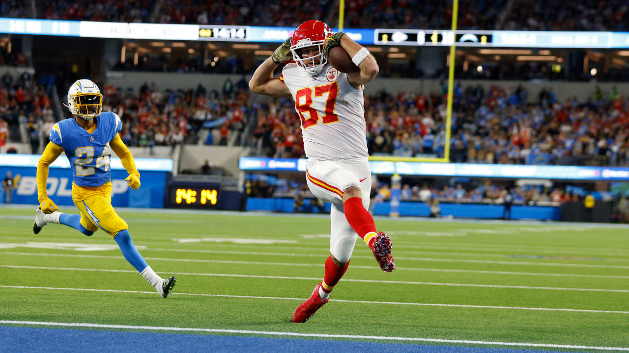 Travis Kelce pulls a Deion Sanders on touchdown against Chargers