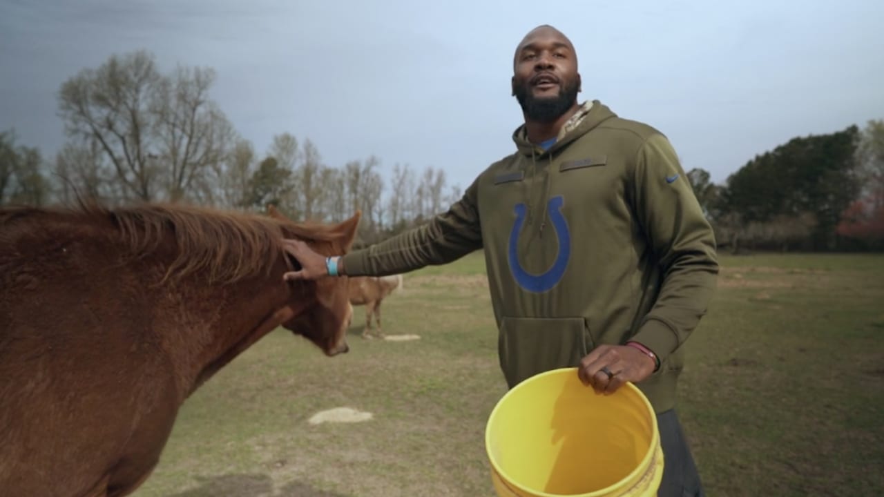 How a life filled with tragedy shaped Colts rookie LB Darius Leonard