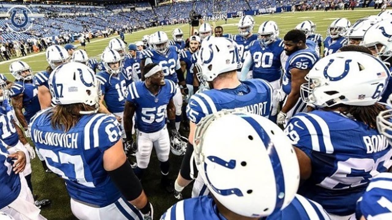 Jets players in Christmas spirit with pregame outfits ahead of