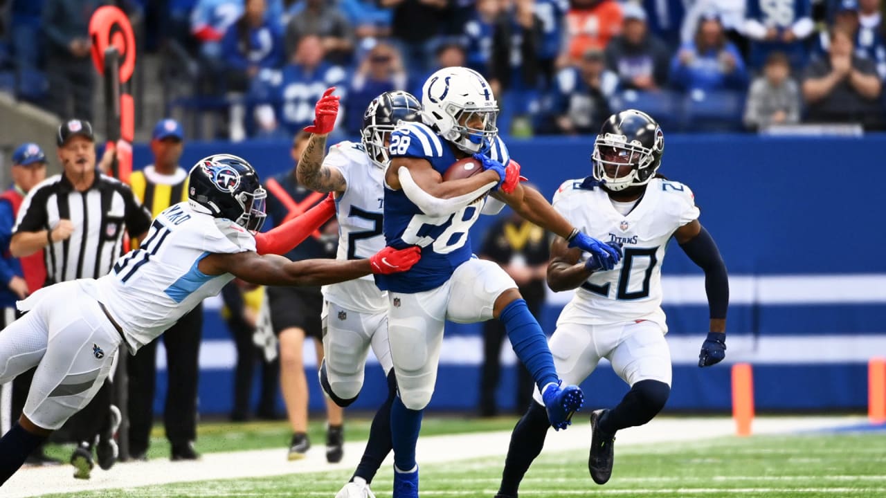 Watch: Colts' Jonathan Taylor Scores Huge Touchdown to Reclaim Lead vs.  Raiders