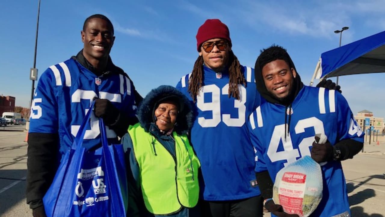 Horseshoe Helpings Helps Colts Share Real Meaning Of Thanksgiving