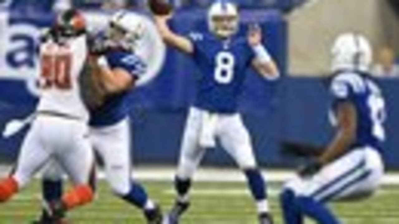 Hasselbeck, Vinatieri lead Colts past Buccaneers, 25-12