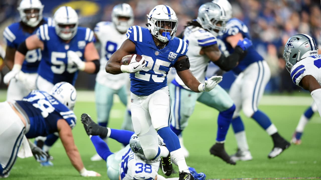 HIGHLIGHT: Marlon Mack rushes for a 21-yard gain vs. Dallas Cowboys