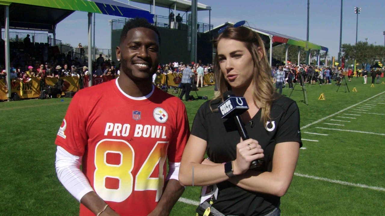 Pittsburgh Steelers receiver Antonio Brown (L) celebrates Indianapolis Colts  T.Y Hilton's second quarter touchdown at the NFL Pro Bowl at University of  Phoenix Stadium in Glendale, Arizona January 25, 2015. UPI/Art Foxall