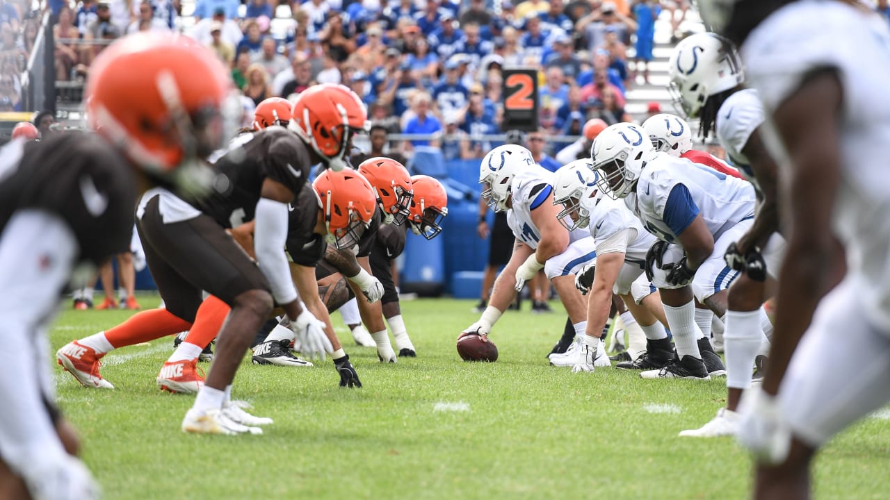 Browns tight end Stephen Carlson displaying multiple skills