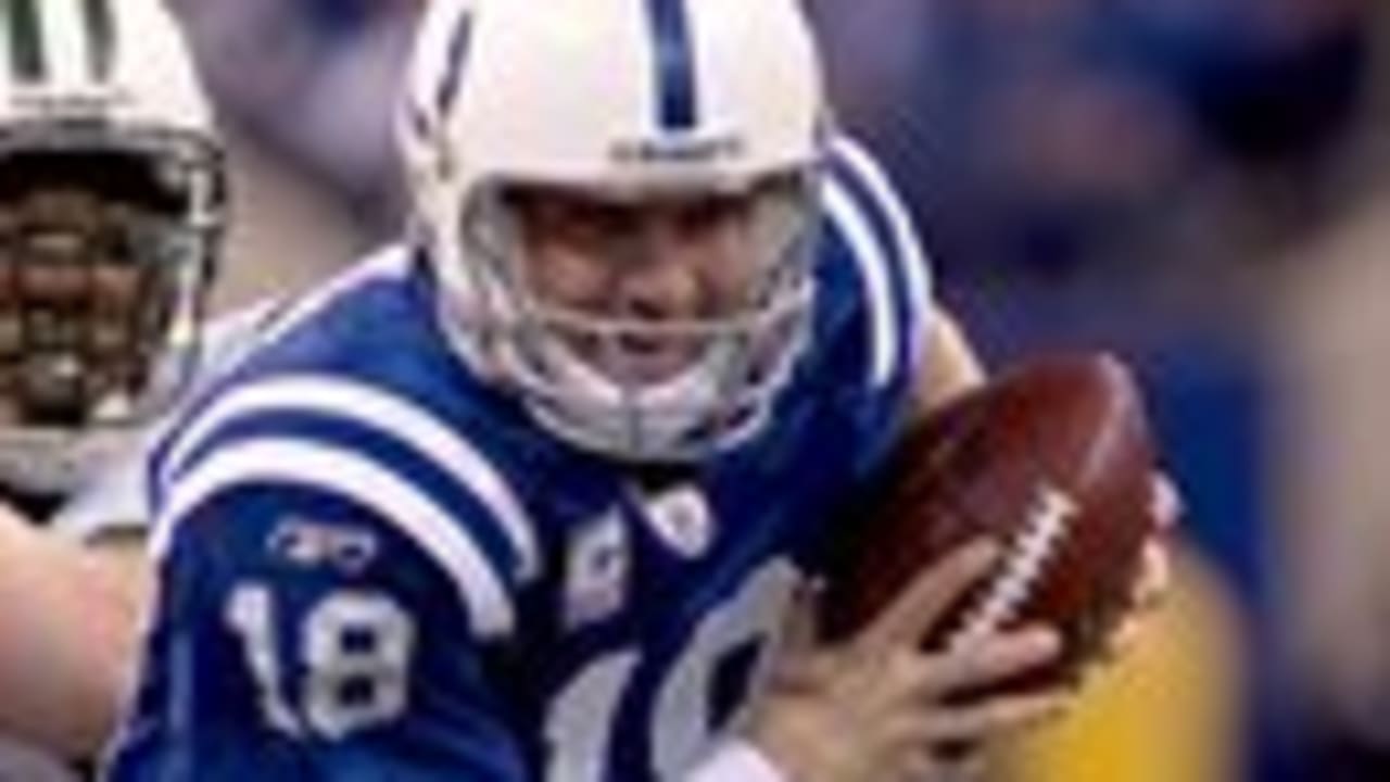 Feb 04, 2007 - Miami, Florida, USA - Colts PEYTON MANNING calls a play  against the Bears during the third quarter during Super Bowl XLI. The Colts  defeated the Bears 29 