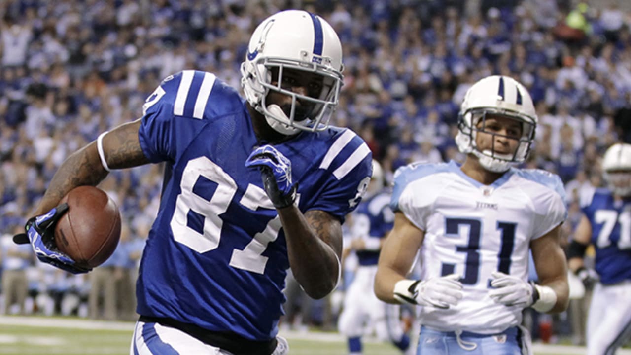 Colts' Reggie Wayne inducted into team's ring of honor at Lucas Oil