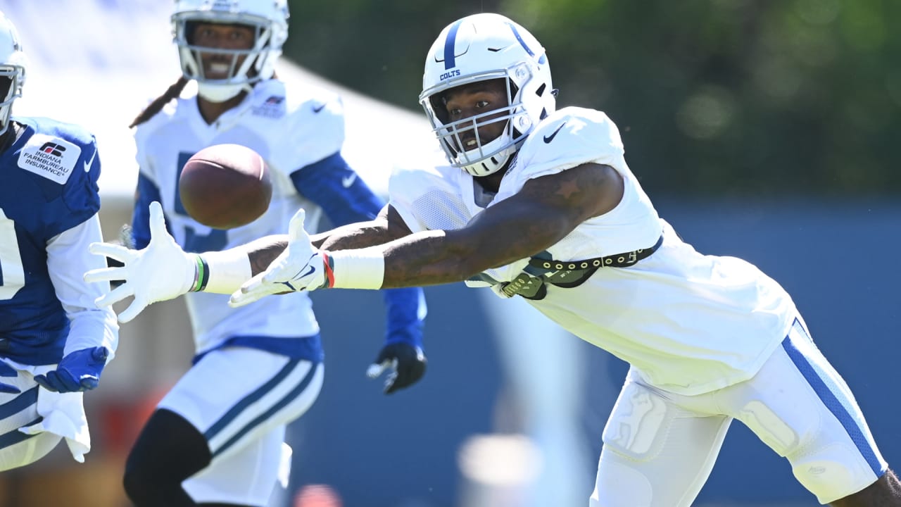 Colts Training Camp Notebook Day 1: Active Shaquille Leonard