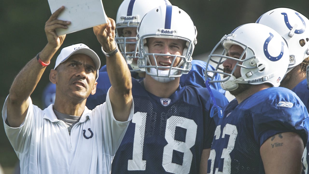 Peyton Manning chats with former teammate Jeff Saturday about his initial  reaction to being selected for induction into the Pro Football Hall of Fame