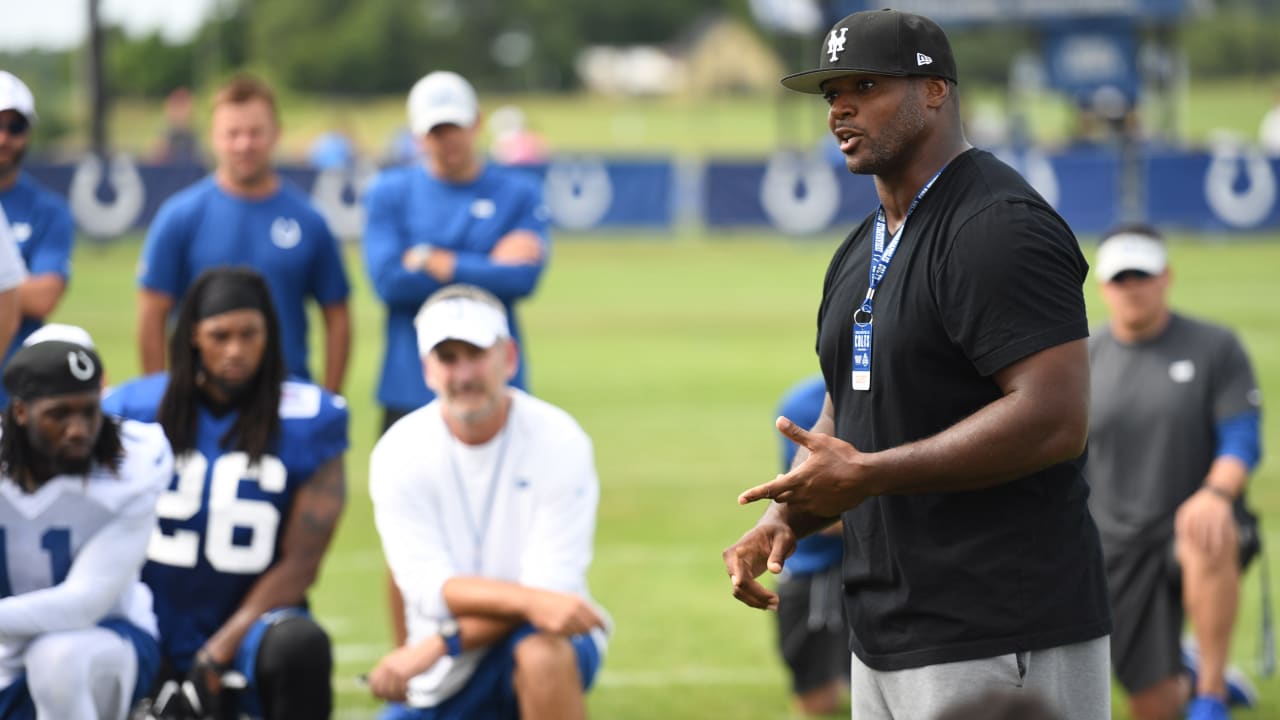 Former Colts pass rusher Dwight Freeney taking advantage of chance