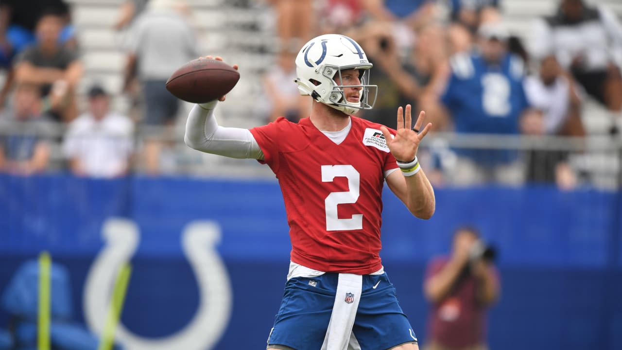 Colts QB Wentz out after injuring foot