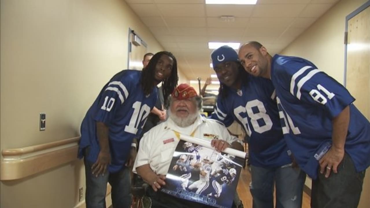 Colts Visit VA Hospital for Veterans Day