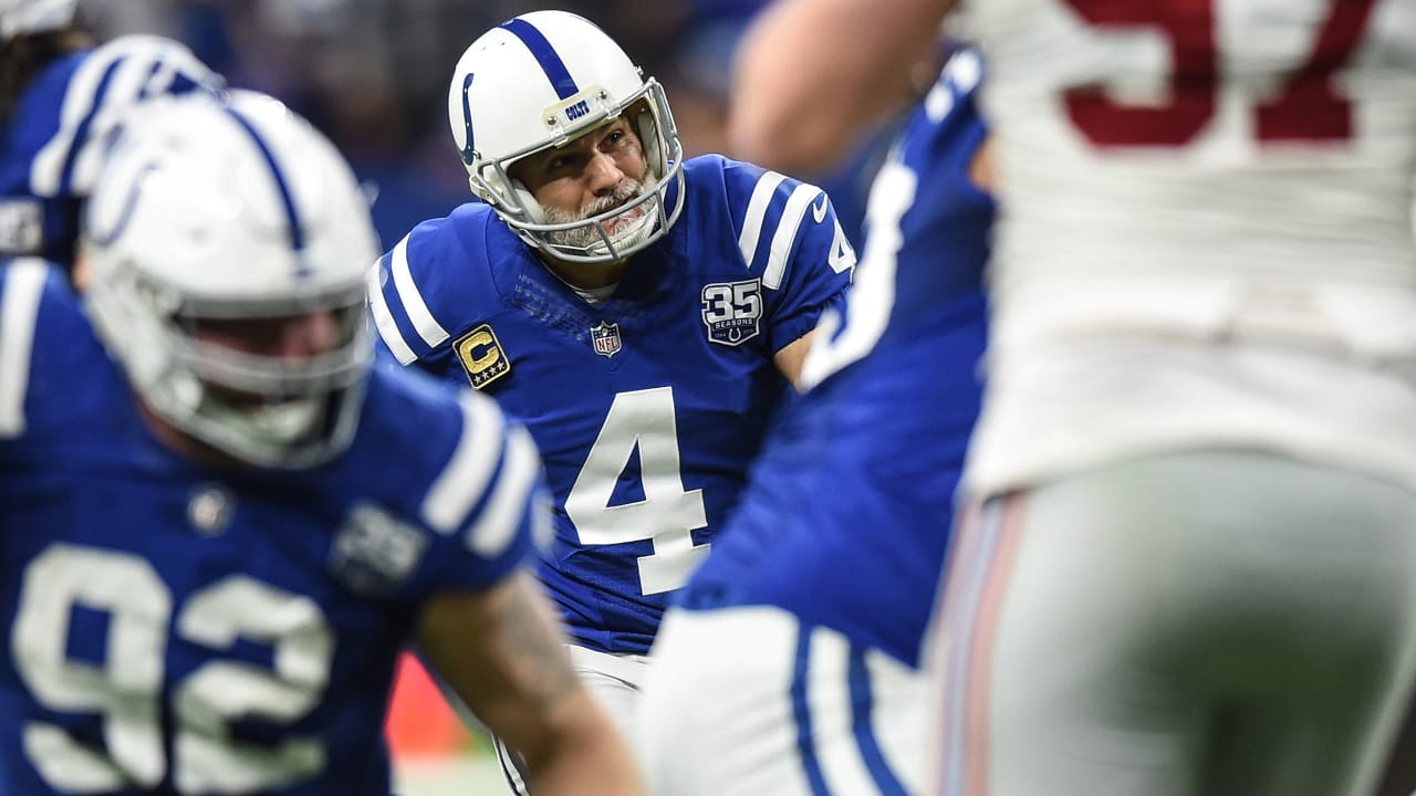 Colts sign Adam Vinatieri to two-year deal 