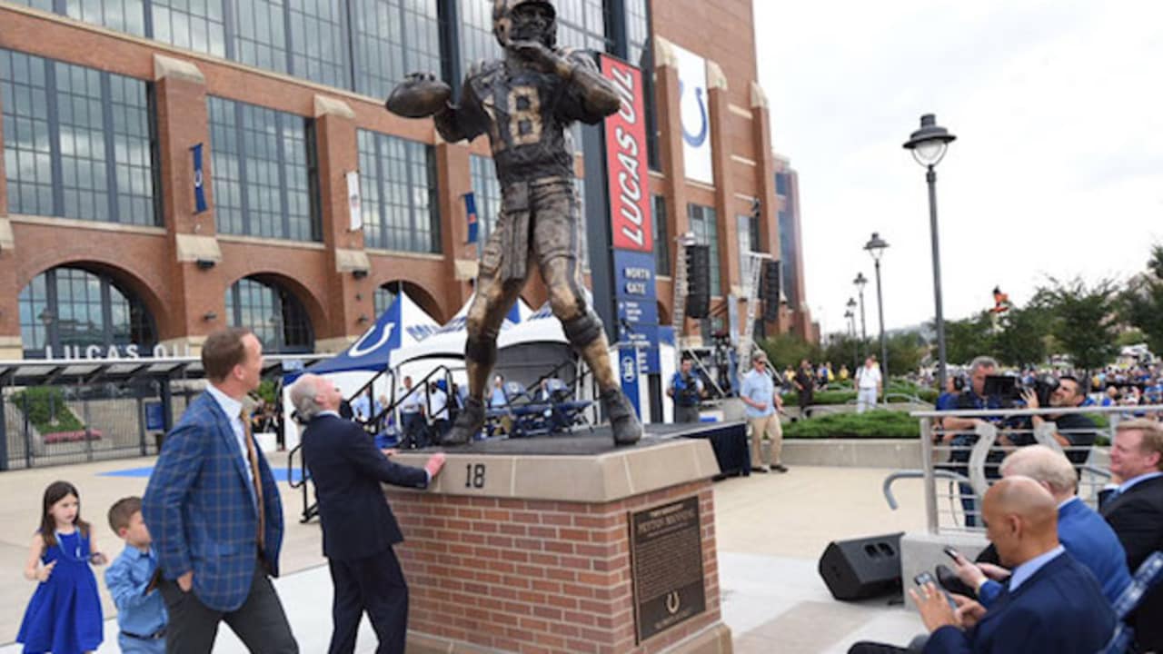 Colts unveil Manning statue outside