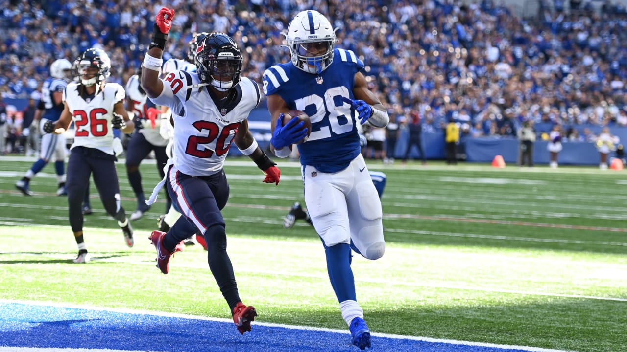 Colts' Jonathan Taylor Explodes For 145 Yards, Longest Run In Team History
