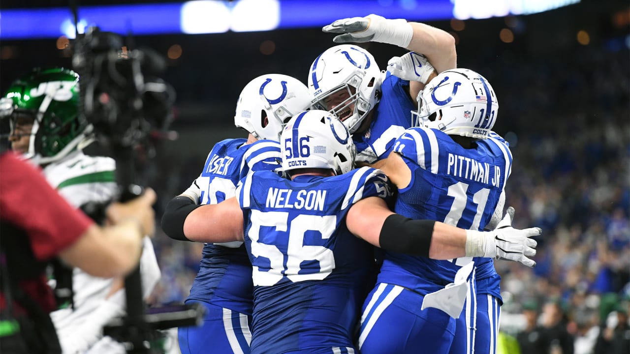 Indianapolis Colts guard Danny Pinter (63) walks off the field after an NFL  football game against the Miami Dolphins, Sunday, Oct. 3, 2021, in Miami  Gardens, Fla. (AP Photo/Doug Murray Stock Photo - Alamy