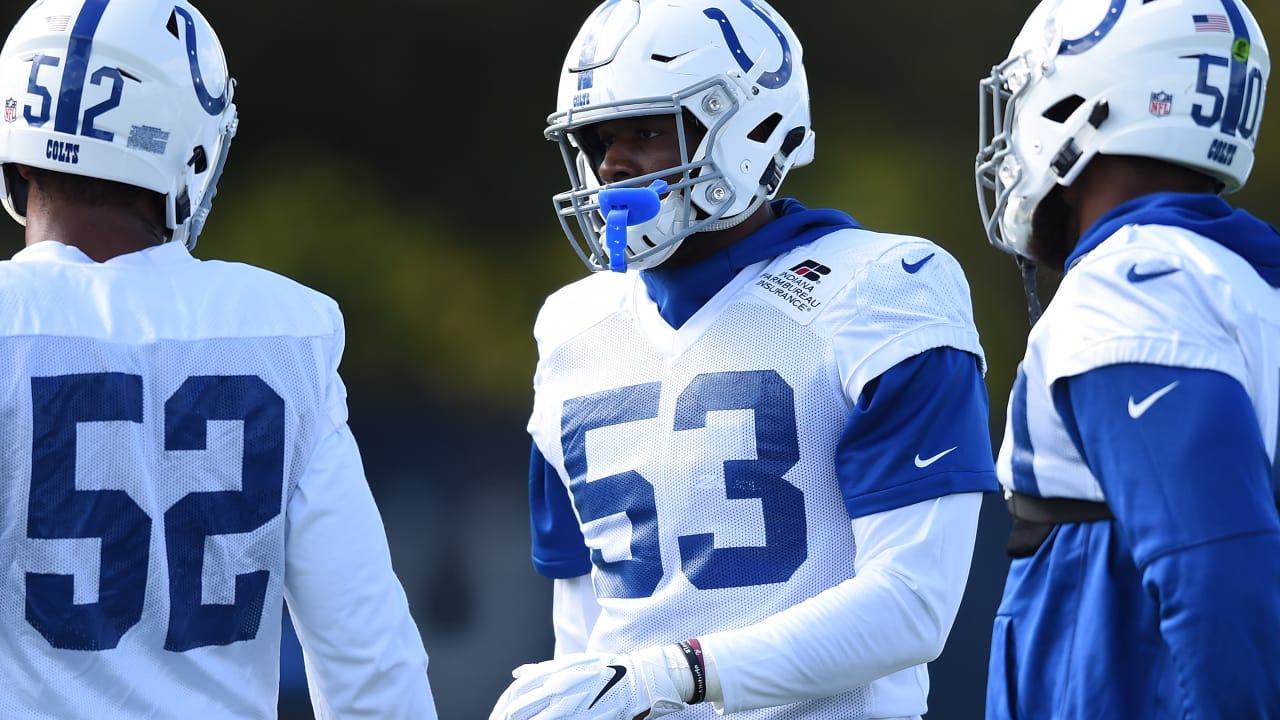 Colts' Darius Leonard returns after suffering knee injury vs. Dolphins