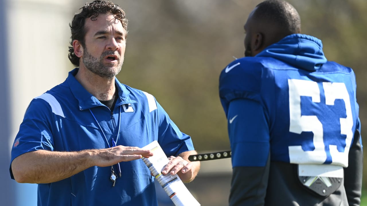 Colts' Jeff Saturday wins his first game as interim head coach