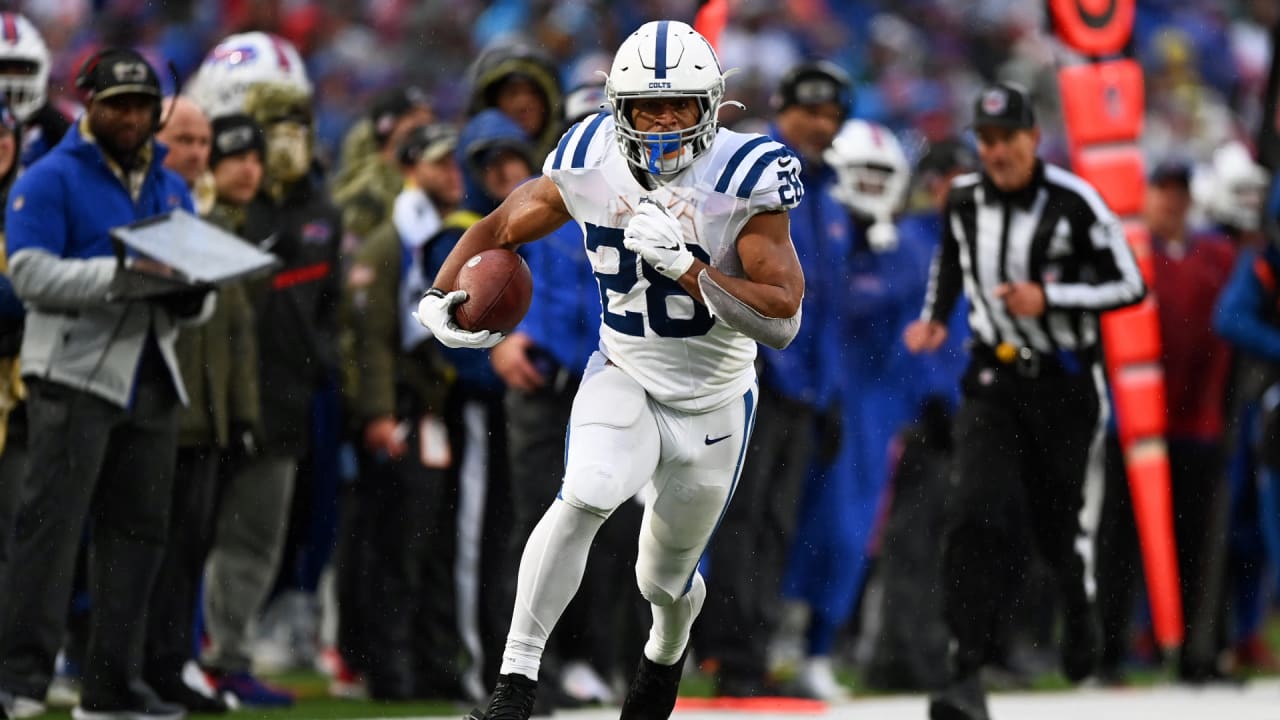 28. November 2021: Indianapolis Colts laufen Jonathan Taylor (28