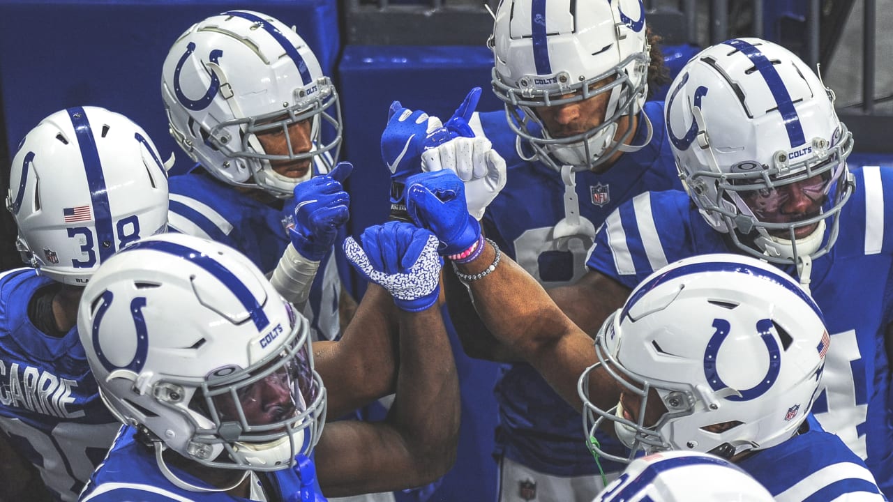Who are the Indianapolis Colts' 2021 unrestricted, restricted and