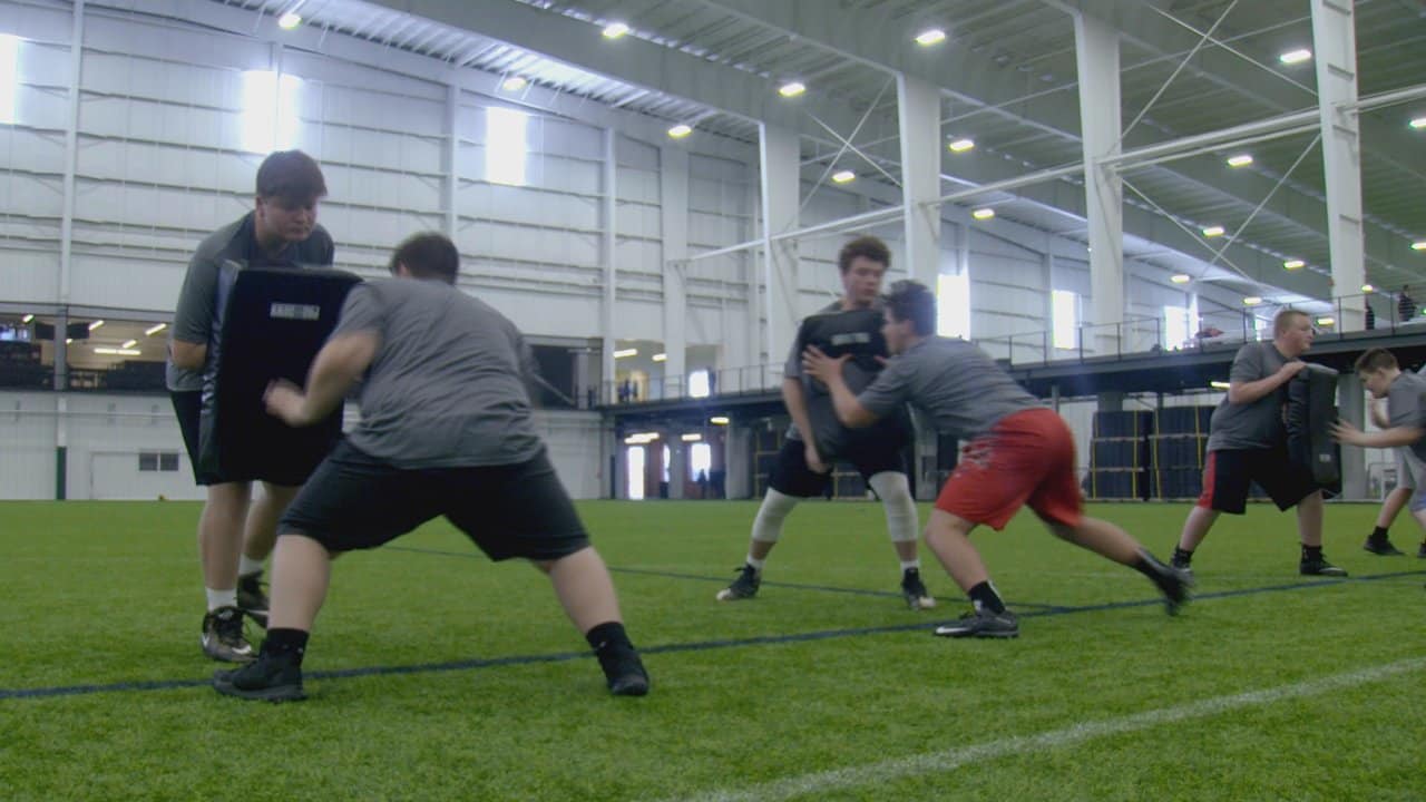 Trench Game: Former Colts Gandy & Muir Hold 