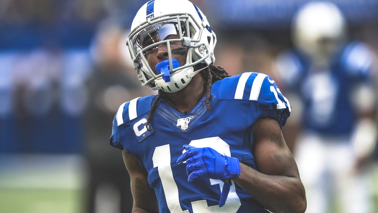 Indianapolis Colts officially re-sign WR T.Y. Hilton