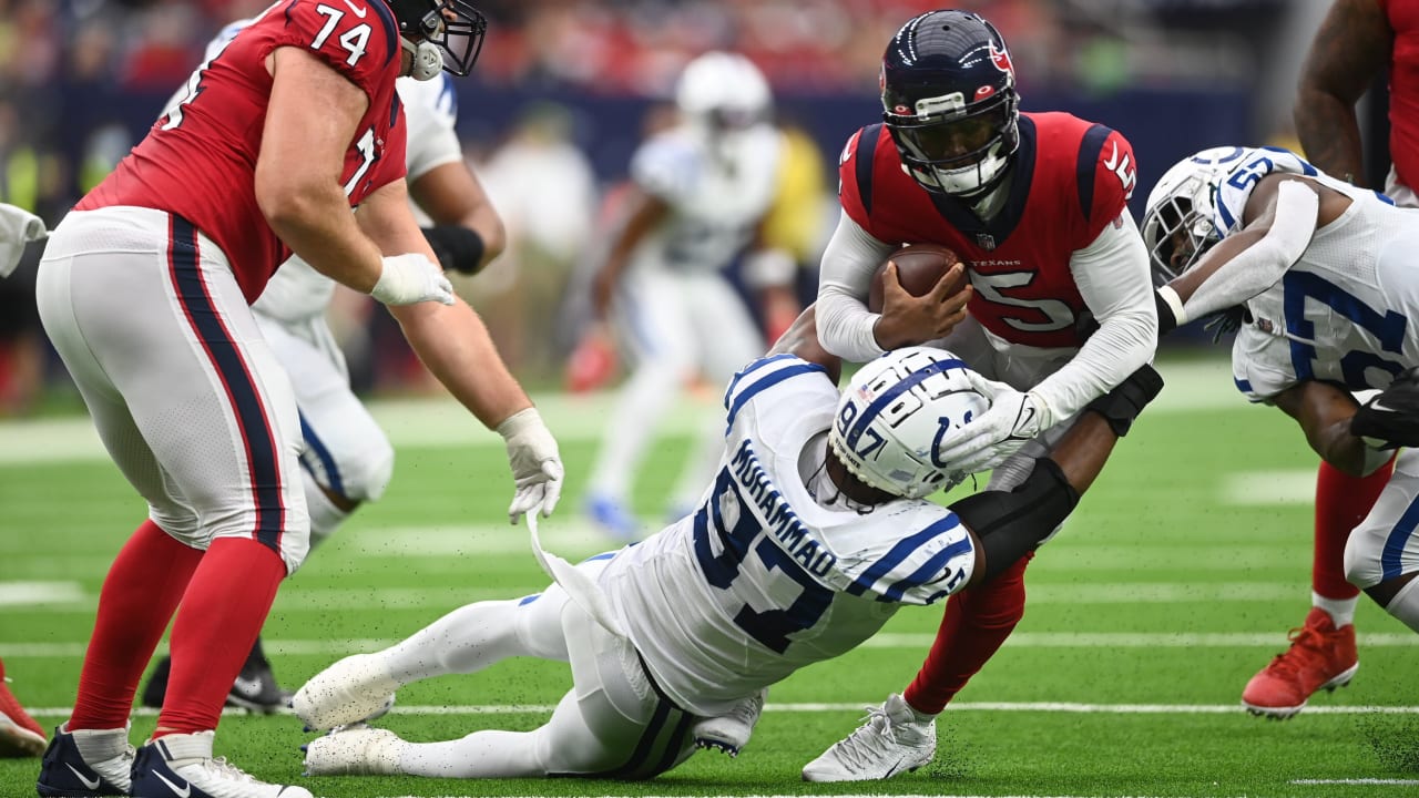 Texans offense improves, but defense struggles in loss to Colts