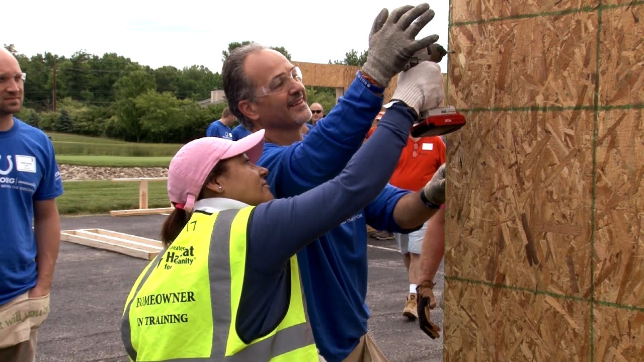 Colts team up with Habitat for Humanity