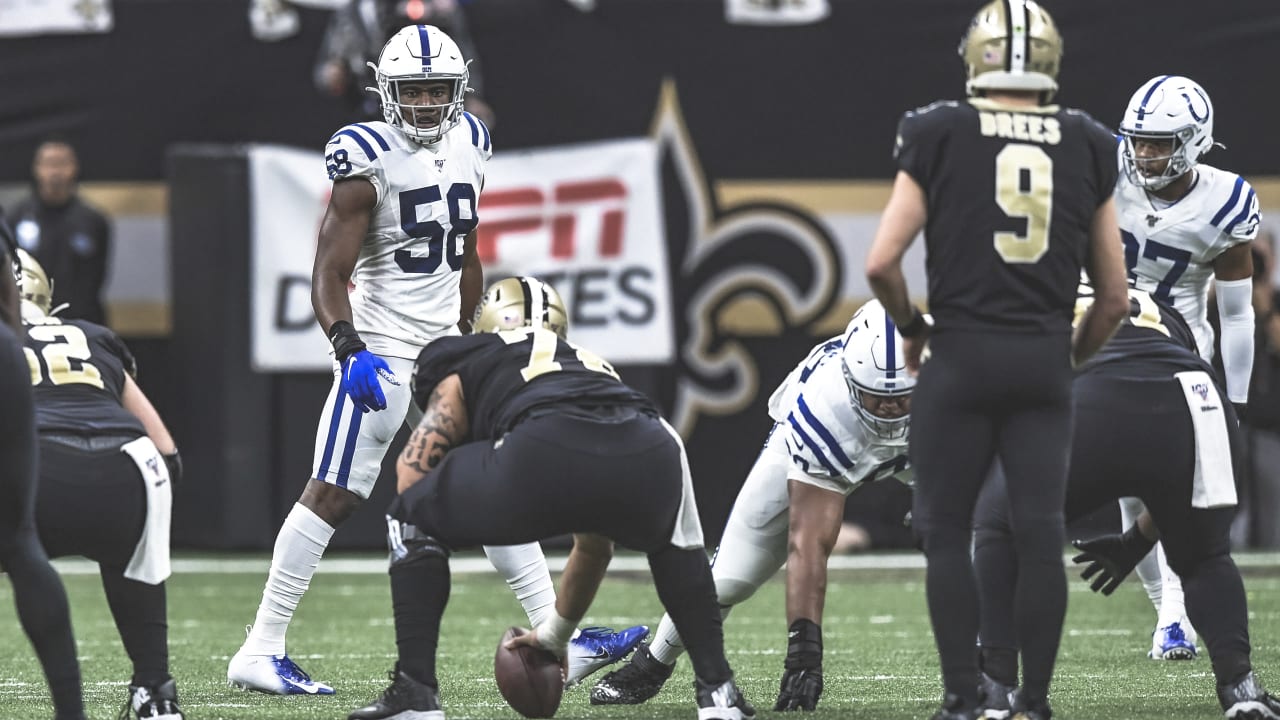 Indianapolis Colts linebacker Bobby Okereke (58) lines up on