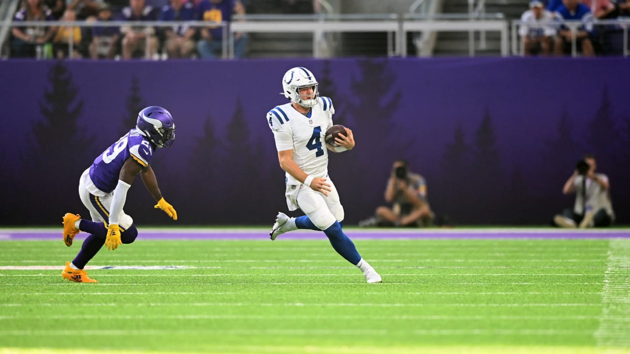 HIGHLIGHT | Sam Ehlinger Shows Off Mobility With First Down Run