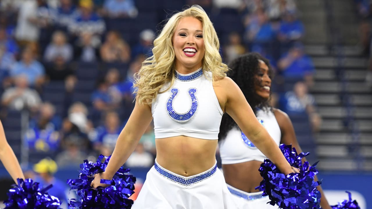 Dallas Cowboys Cheerleaders 2019 Gameday Performance