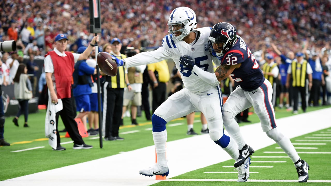 HIGHLIGHT: Eric Ebron stiff-arms Tyrann Mathieu on TD catch and run