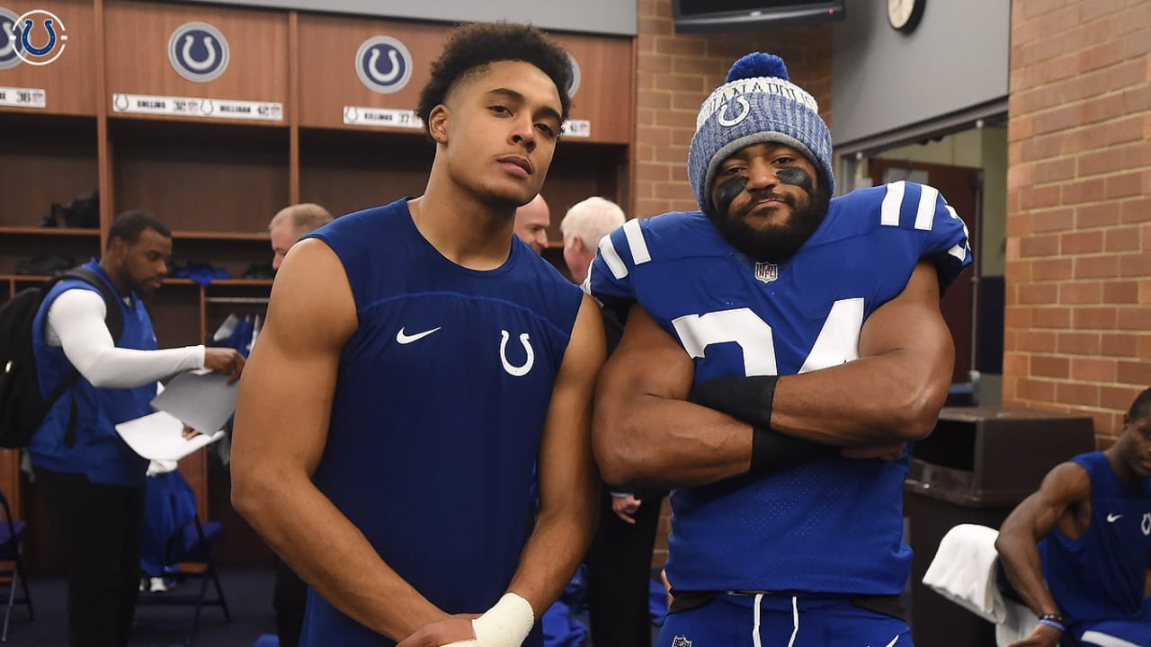 PHOTOS: Dolphins @ Colts 2018 - LOCKER ROOM CELEBRATION